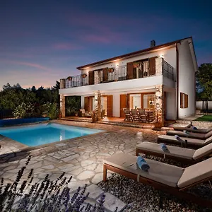 Sara - Perfect Family Villa